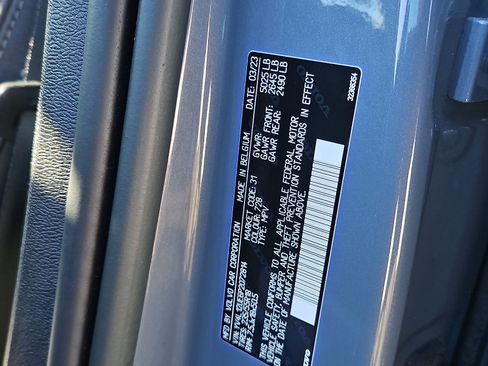 Used 2023 Volvo XC40 B5 Plus image 27