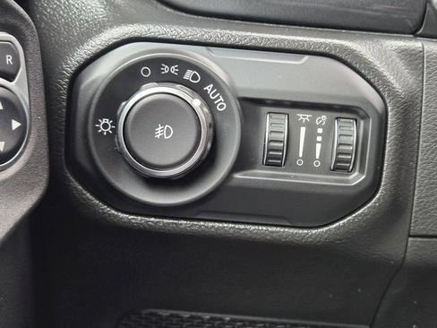 Used 2022 Jeep Wrangler Unlimited Sport AWD/4WD image 22