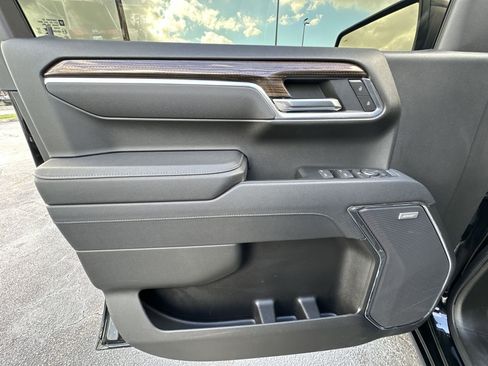 Used 2025 Chevrolet Silverado 1500 RST w/ Dark Appearance Package image 32