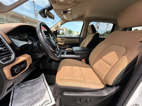 Used 2019 RAM 1500 Big Horn AWD/4WD image 9