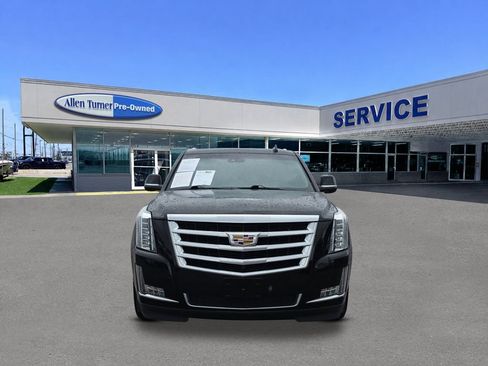 Used 2016 Cadillac Escalade ESV Luxury RWD image 3