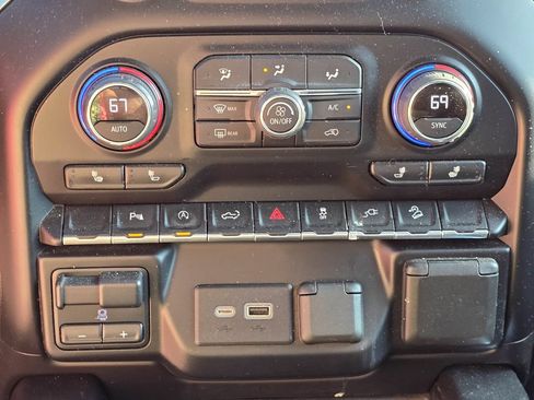Used 2020 Chevrolet Silverado 1500 LT Trail Boss AWD/4WD image 17