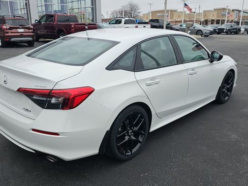 Used 2023 Honda Civic Sport image 3