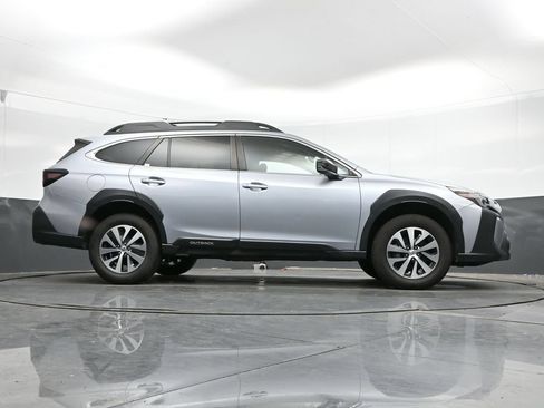 Used 2023 Subaru Outback Premium AWD/4WD image 42