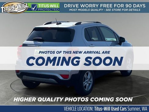 Used 2022 Chevrolet Trax LT w/ LT Convenience Package AWD/4WD image 5