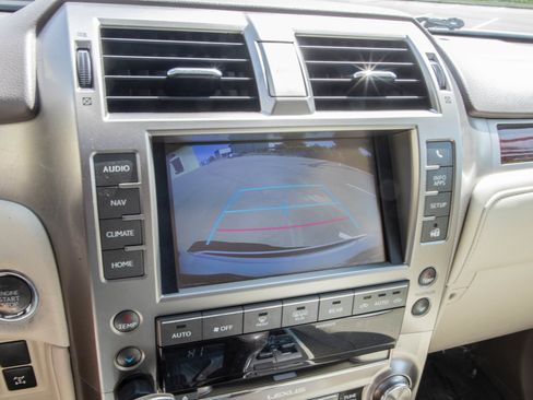 Used 2016 Lexus GX 460 w/ Premium Package AWD/4WD image 21