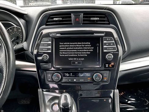 Used 2023 Nissan Maxima SL FWD image 11