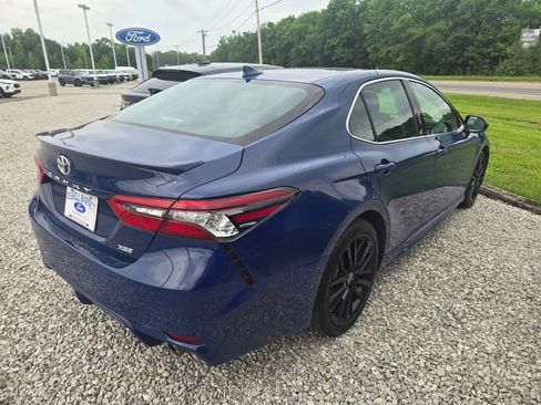 Used 2024 Toyota Camry XSE FWD image 4
