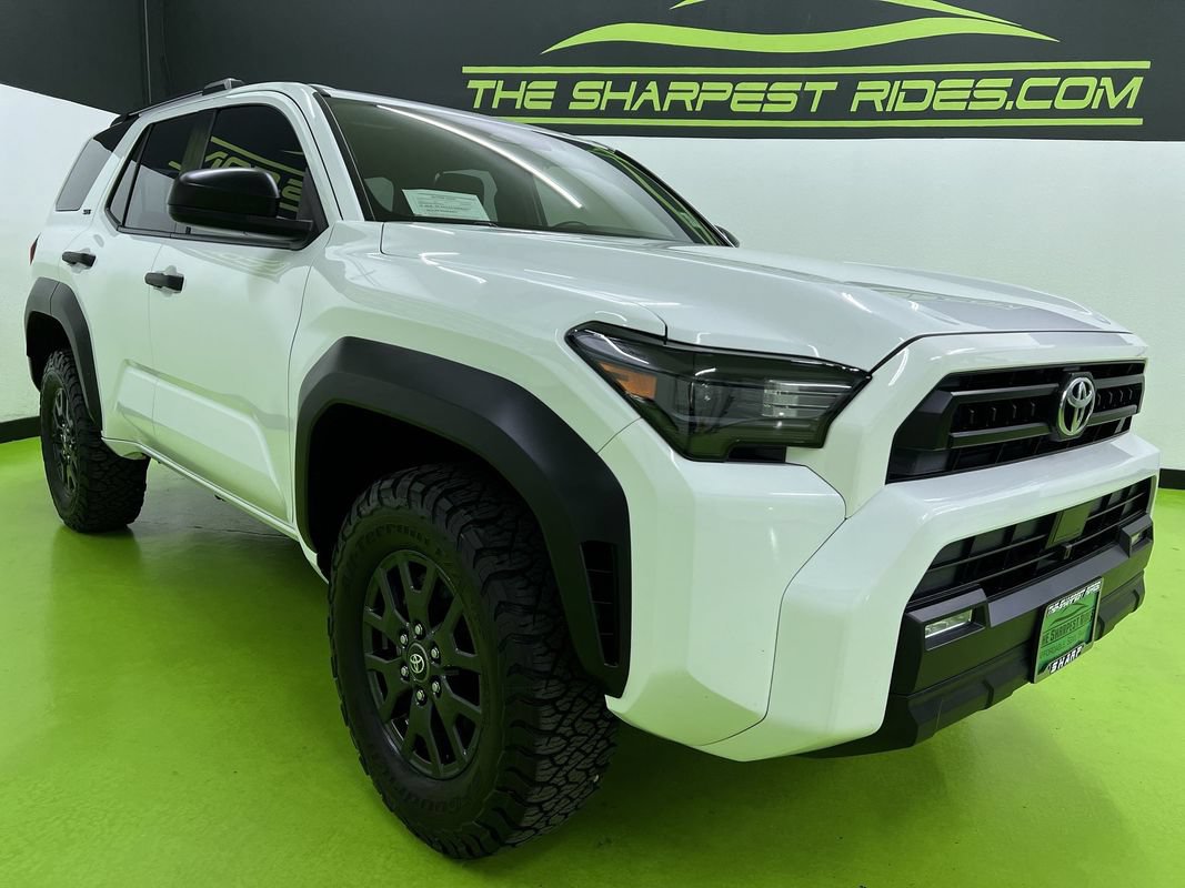 Used 2025 Toyota 4Runner SR5 AWD/4WD image 2