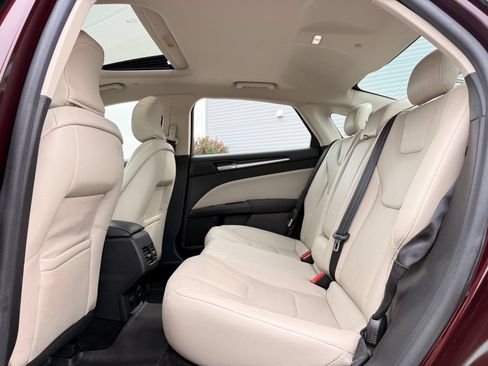 Used 2018 Ford Fusion Titanium FWD image 17