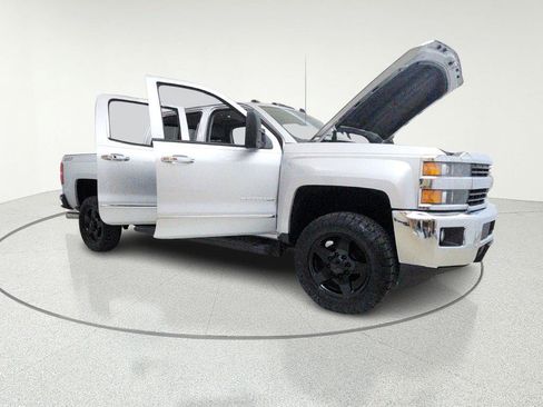 Used 2015 Chevrolet Silverado 2500 LTZ w/ Duramax Plus Package image 11