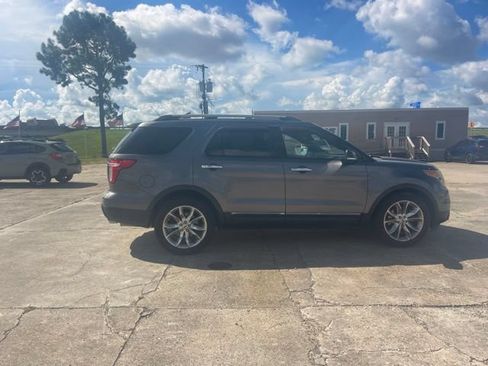 Used 2013 Ford Explorer XLT FWD image 6