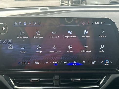 Used 2024 Chevrolet Equinox EV RS FWD image 25