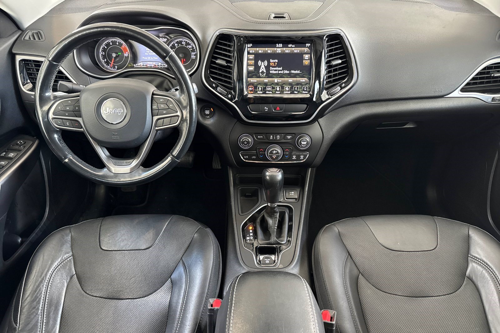 Used 2019 Jeep Cherokee Limited FWD image 17