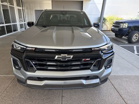Used 2024 Chevrolet Colorado Z71 w/ Z71 Convenience Package 2 AWD/4WD image 2