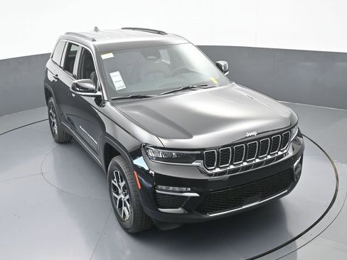Used 2025 Jeep Grand Cherokee Limited image 43