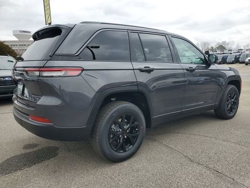 New 2026 Jeep Grand Cherokee Altitude image 6