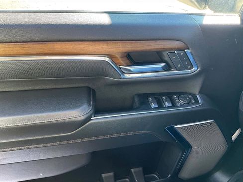 Used 2024 Chevrolet Silverado 2500 High Country w/ High Country Premium Package image 9