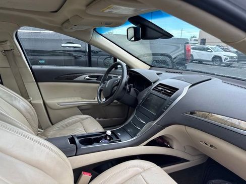 Used 2013 Lincoln MKZ FWD image 9