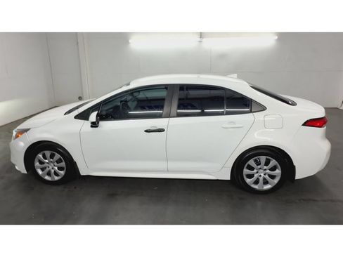 Used 2022 Toyota Corolla LE FWD image 5