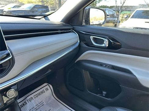 Certified 2023 Jeep Compass Limited image 34