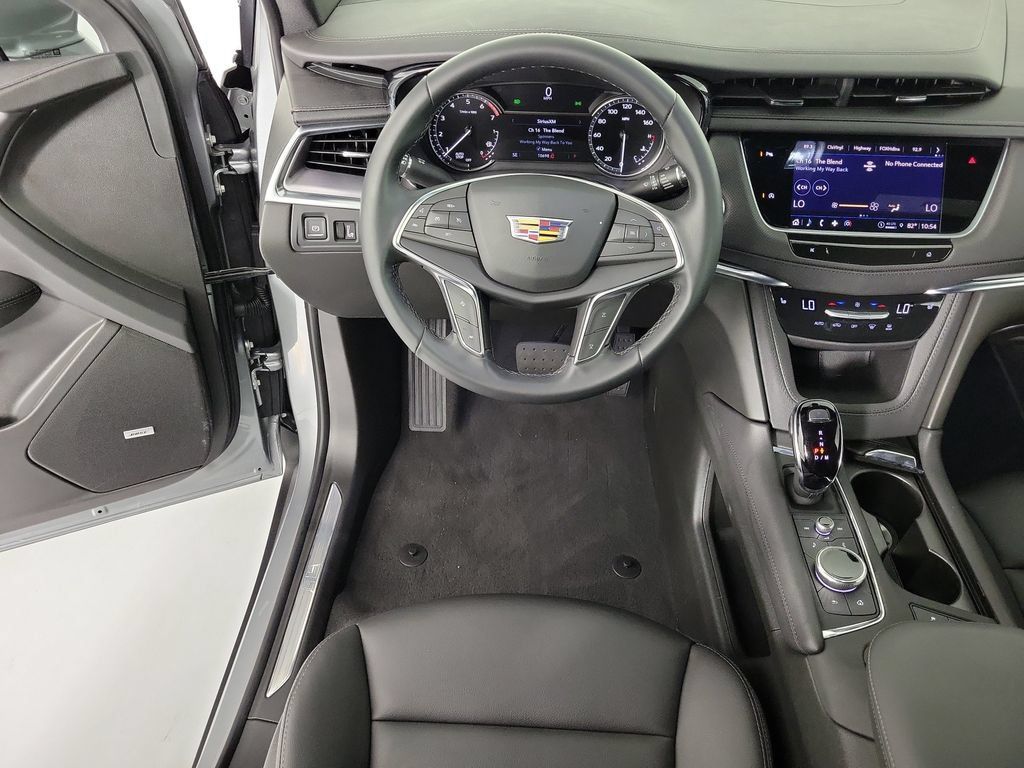 Certified 2025 Cadillac XT5 Luxury FWD image 15