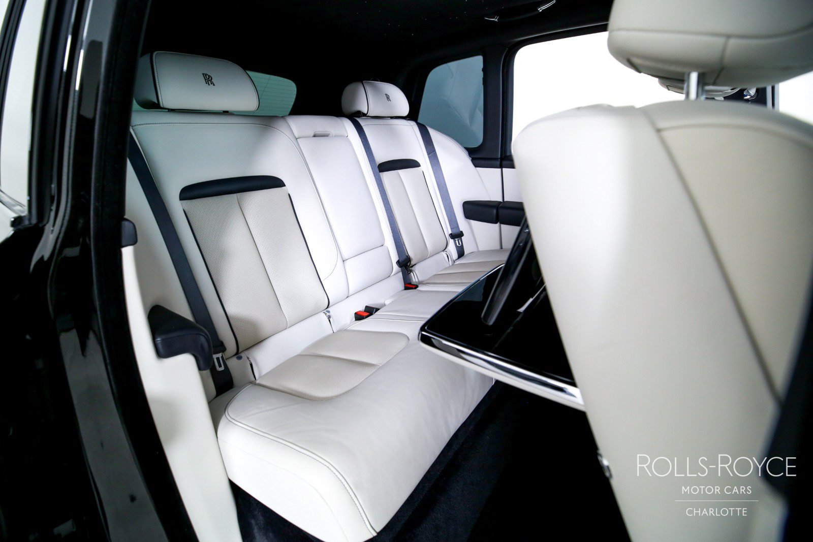Used 2023 Rolls-Royce Cullinan w/ Cullinan Package AWD/4WD image 29