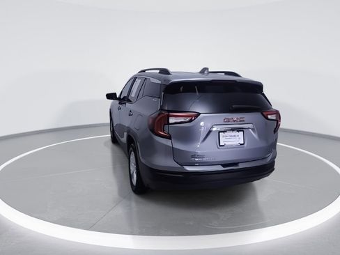 Used 2023 GMC Terrain SLE w/ Driver Convenience Package FWD image 8
