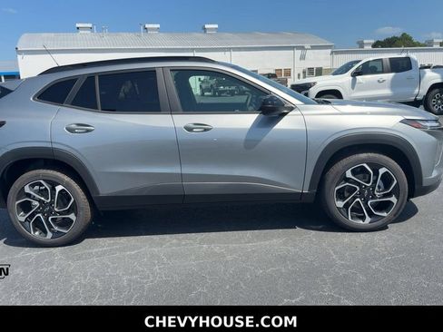 New 2026 Chevrolet Trax RS w/ Driver Confidence Package FWD image 2