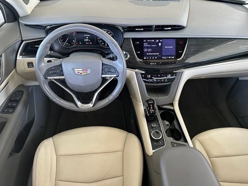 Used 2021 Cadillac XT6 Premium Luxury AWD/4WD image 14