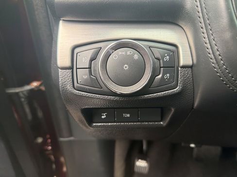 Used 2018 Ford Explorer Platinum AWD/4WD image 17