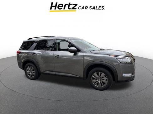 Used 2025 Nissan Pathfinder SV image 1