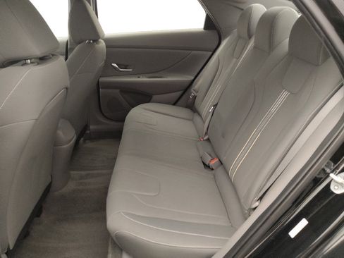 Used 2023 Hyundai Elantra SEL FWD image 18
