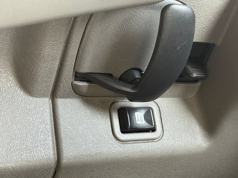 Used 2021 Chevrolet Express 2500 w/ Driver Convenience Package RWD image 45