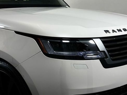 Used 2025 Land Rover Range Rover SV image 15