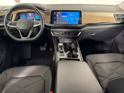 Used 2024 Volkswagen Atlas SE image 23