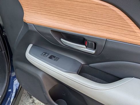 Used 2025 Toyota Grand Highlander XLE image 28