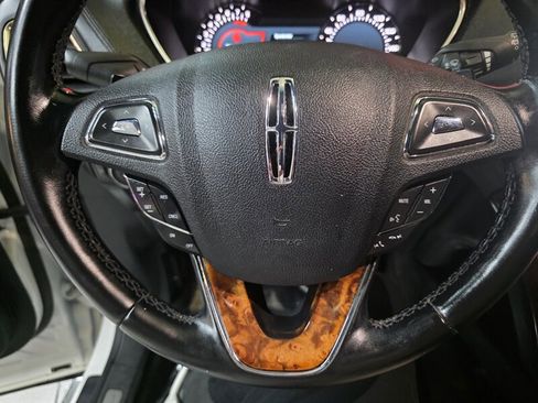 Used 2018 Lincoln MKX Select w/ Select Plus Package image 27