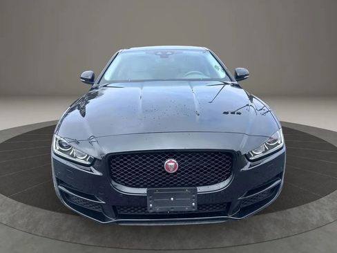 Used 2017 Jaguar XE Prestige image 5