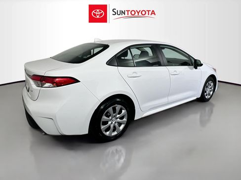 Used 2026 Toyota Corolla LE FWD image 4