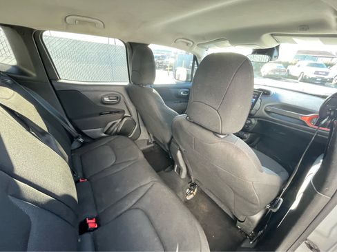 Used 2021 Jeep Renegade Sport image 26