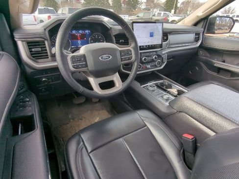 Used 2022 Ford Expedition Max XLT image 5
