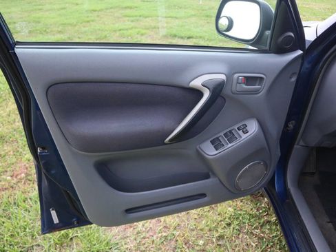 Used 2003 Toyota RAV4 4WD image 23
