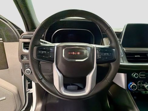 Used 2023 GMC Yukon SLT w/ SLT Premium Package image 11