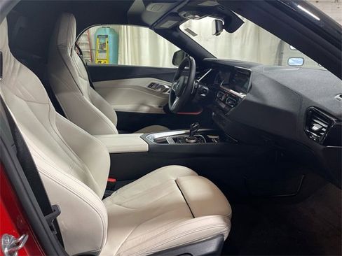 Used 2024 BMW Z4 sDrive30i w/ Premium Package image 24