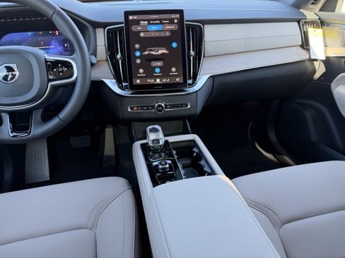 New 2026 Volvo XC90 B5 Plus image 14