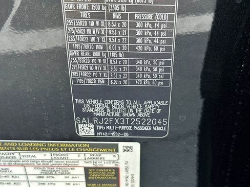 New 2026 Land Rover Discovery S image 30