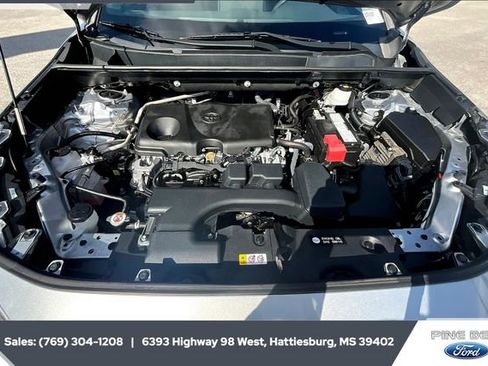 Used 2022 Toyota RAV4 LE image 8