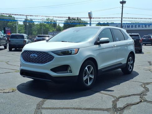 Certified 2023 Ford Edge SEL w/ Convenience Package AWD/4WD image 3