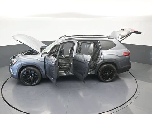 Used 2024 Volkswagen Atlas SE w/ Panoramic Sunroof Package FWD image 66